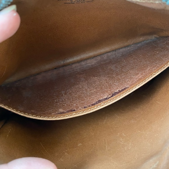 Louis Vuitton Compeigne 23 - Picture 8 of 10